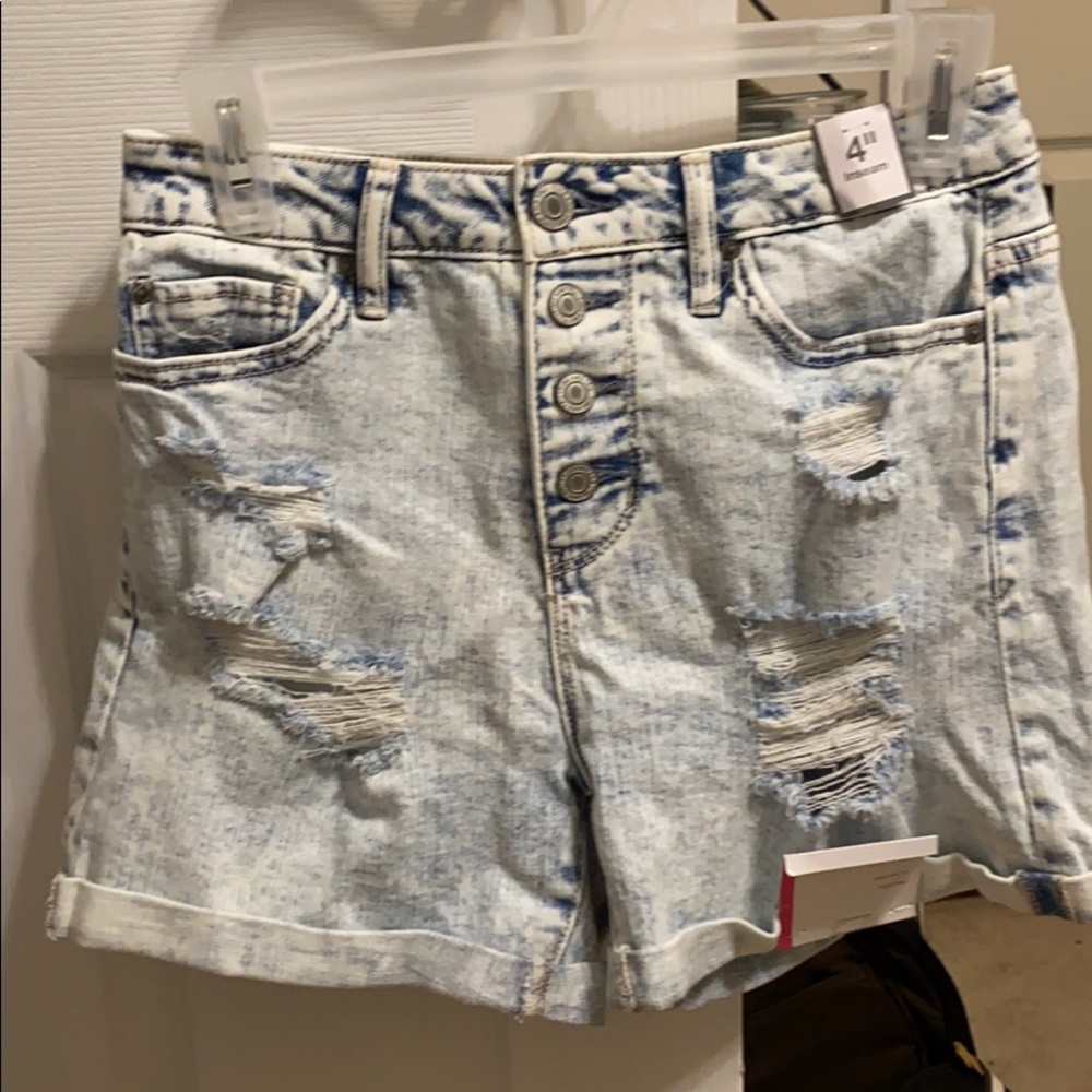 Time and Tru high-rise shorts